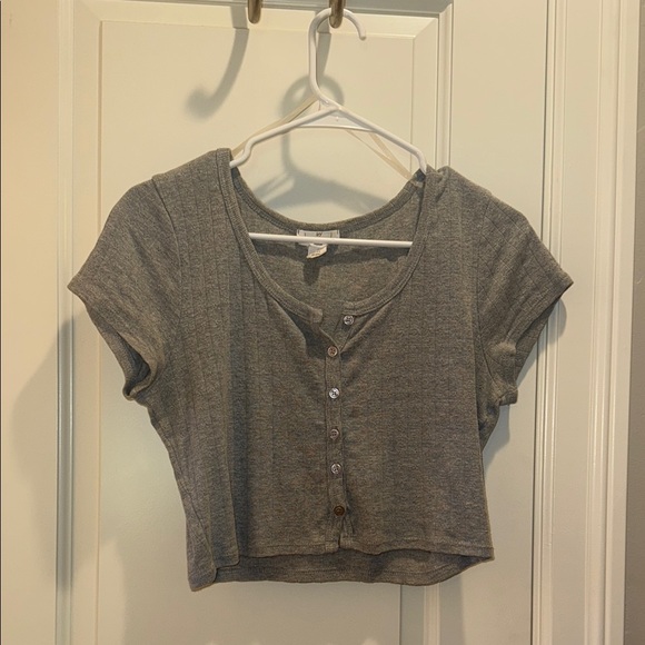 Ivy + Main Tops - Ivy and Main - Gray Cropped Top